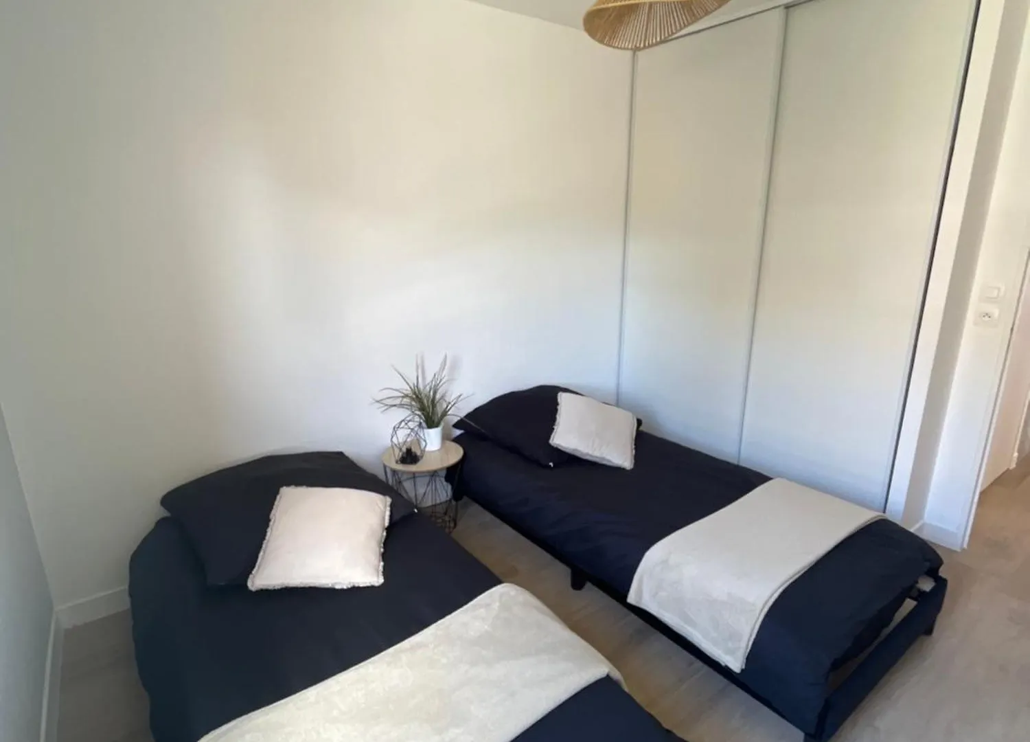 Appartement 2 Chambres Dans Residence Avec Piscine Et Parking La Ciotat Apartment